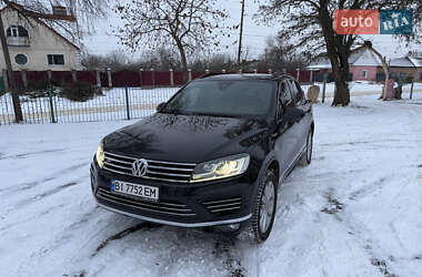 Внедорожник / Кроссовер Volkswagen Touareg 2017 в Гадяче