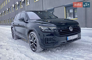Позашляховик / Кросовер Volkswagen Touareg 2022 в Києві