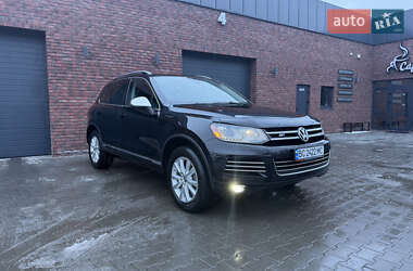 Внедорожник / Кроссовер Volkswagen Touareg 2014 в Хмельницком
