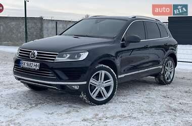 Позашляховик / Кросовер Volkswagen Touareg 2014 в Києві