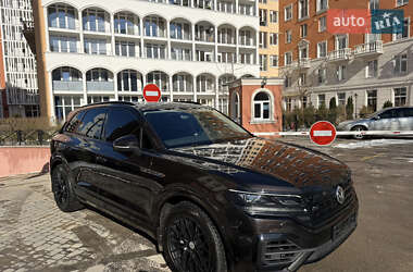 Позашляховик / Кросовер Volkswagen Touareg 2018 в Одесі