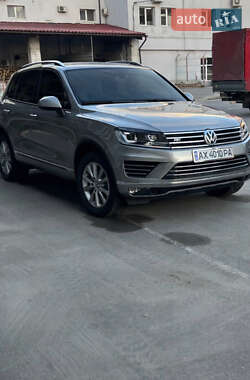 Позашляховик / Кросовер Volkswagen Touareg 2016 в Харкові