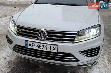 Внедорожник / Кроссовер Volkswagen Touareg 2016 в Киеве
