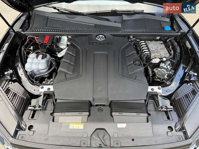 Внедорожник / Кроссовер Volkswagen Touareg 2023 в Киеве