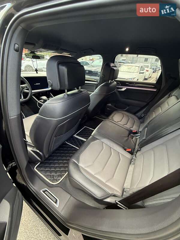 Внедорожник / Кроссовер Volkswagen Touareg 2023 в Киеве