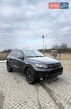 Позашляховик / Кросовер Volkswagen Touareg 2010 в Хусті
