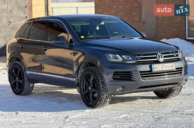 Внедорожник / Кроссовер Volkswagen Touareg 2011 в Луцке