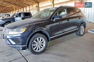 Позашляховик / Кросовер Volkswagen Touareg 2015 в Хмельницькому