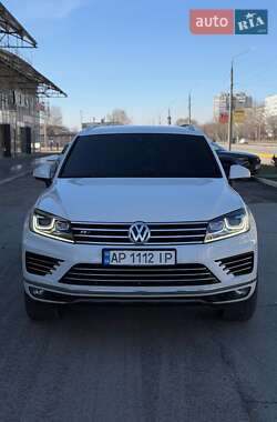 Позашляховик / Кросовер Volkswagen Touareg 2017 в Запоріжжі