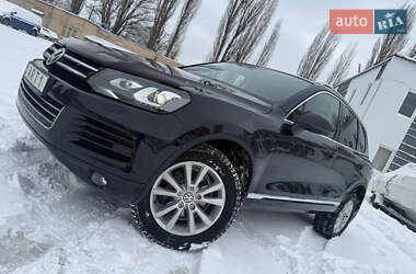 Внедорожник / Кроссовер Volkswagen Touareg 2012 в Киеве