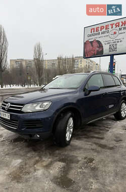 Внедорожник / Кроссовер Volkswagen Touareg 2012 в Киеве