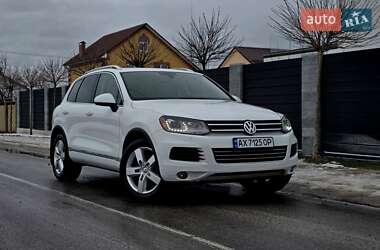 Внедорожник / Кроссовер Volkswagen Touareg 2014 в Киеве
