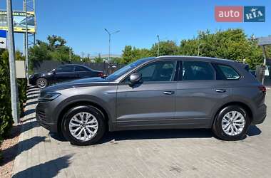 Внедорожник / Кроссовер Volkswagen Touareg 2020 в Киеве