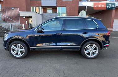 Позашляховик / Кросовер Volkswagen Touareg 2017 в Києві