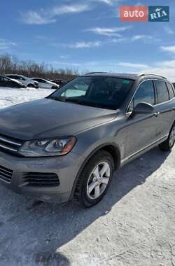 Внедорожник / Кроссовер Volkswagen Touareg 2014 в Козове