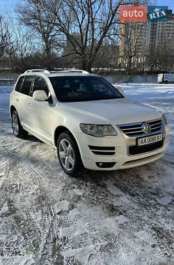Позашляховик / Кросовер Volkswagen Touareg 2009 в Києві