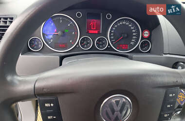 Внедорожник / Кроссовер Volkswagen Touareg 2006 в Днепре