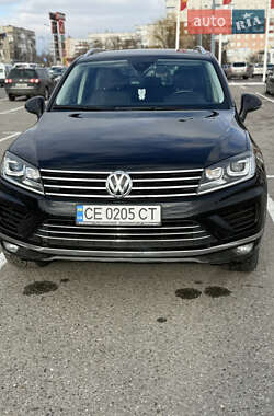 Внедорожник / Кроссовер Volkswagen Touareg 2014 в Черновцах