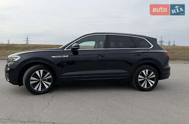 Позашляховик / Кросовер Volkswagen Touareg 2019 в Дніпрі