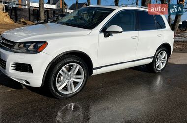 Позашляховик / Кросовер Volkswagen Touareg 2011 в Києві