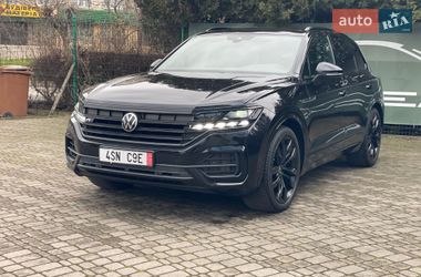 Позашляховик / Кросовер Volkswagen Touareg 2021 в Чернівцях