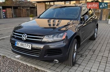 Внедорожник / Кроссовер Volkswagen Touareg 2012 в Львове
