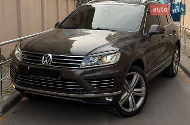 Внедорожник / Кроссовер Volkswagen Touareg 2015 в Одессе