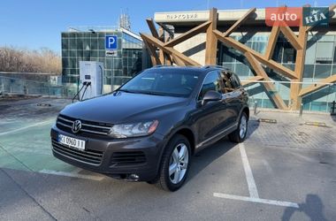 Позашляховик / Кросовер Volkswagen Touareg 2011 в Києві