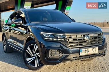 Внедорожник / Кроссовер Volkswagen Touareg 2018 в Николаеве