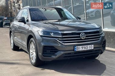 Позашляховик / Кросовер Volkswagen Touareg 2018 в Києві