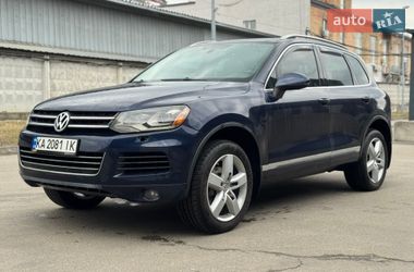 Внедорожник / Кроссовер Volkswagen Touareg 2010 в Киеве