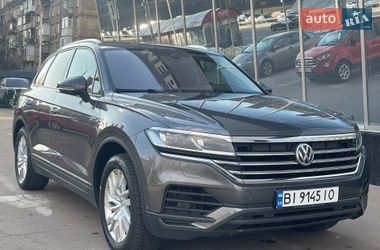 Внедорожник / Кроссовер Volkswagen Touareg 2018 в Киеве