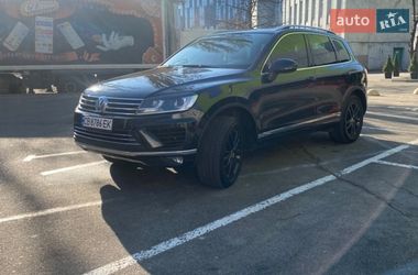 Позашляховик / Кросовер Volkswagen Touareg 2014 в Чернігові
