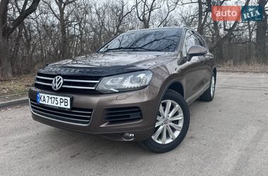 Внедорожник / Кроссовер Volkswagen Touareg 2011 в Киеве