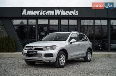 Внедорожник / Кроссовер Volkswagen Touareg 2014 в Черновцах