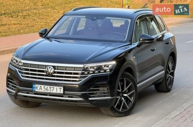 Внедорожник / Кроссовер Volkswagen Touareg 2022 в Киеве