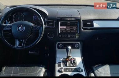 Позашляховик / Кросовер Volkswagen Touareg 2011 в Києві