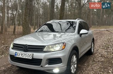 Внедорожник / Кроссовер Volkswagen Touareg 2012 в Лохвице