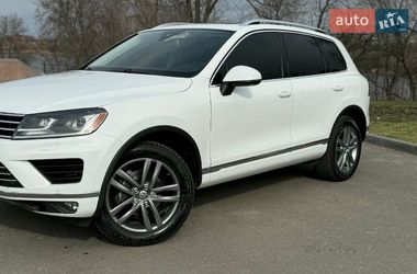 Позашляховик / Кросовер Volkswagen Touareg 2015 в Кривому Розі