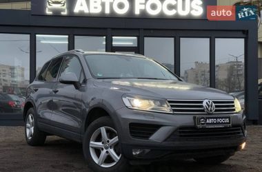 Позашляховик / Кросовер Volkswagen Touareg 2016 в Києві