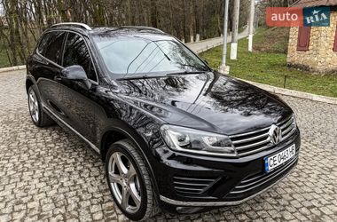 Внедорожник / Кроссовер Volkswagen Touareg 2015 в Черновцах