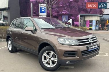 Позашляховик / Кросовер Volkswagen Touareg 2012 в Києві