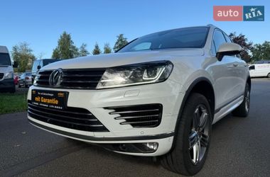 Позашляховик / Кросовер Volkswagen Touareg 2016 в Чернівцях