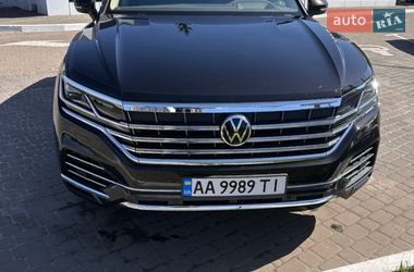 Внедорожник / Кроссовер Volkswagen Touareg 2021 в Киеве