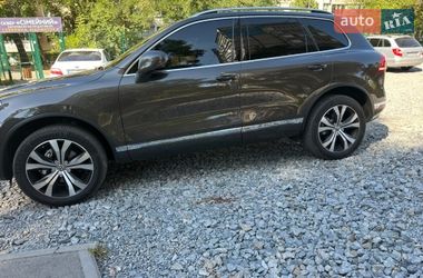 Позашляховик / Кросовер Volkswagen Touareg 2016 в Дніпрі