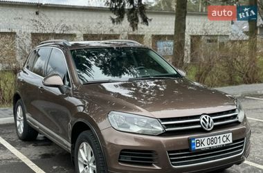 Внедорожник / Кроссовер Volkswagen Touareg 2012 в Дубно