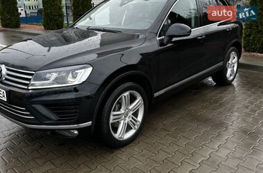 Позашляховик / Кросовер Volkswagen Touareg 2015 в Житомирі