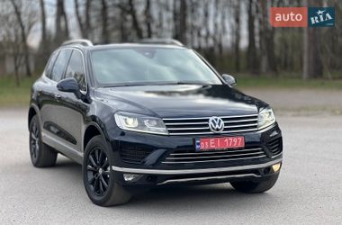 Внедорожник / Кроссовер Volkswagen Touareg 2015 в Радивилове