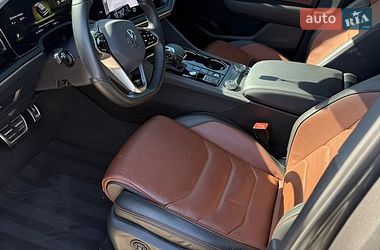 Позашляховик / Кросовер Volkswagen Touareg 2024 в Києві