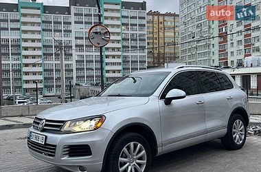 Позашляховик / Кросовер Volkswagen Touareg 2011 в Хмельницькому